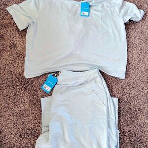 Yummie 1X lounger short sleeve top and pants